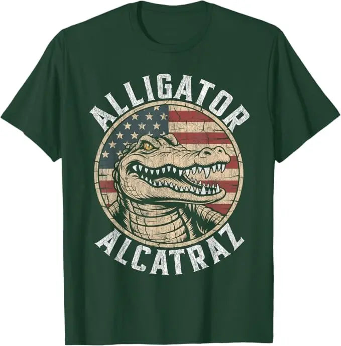 Florida Everglades Alligator T-Shirt – Bold USA Flag Graphic Tee, Unisex Gift for Nature Lovers & Travelers